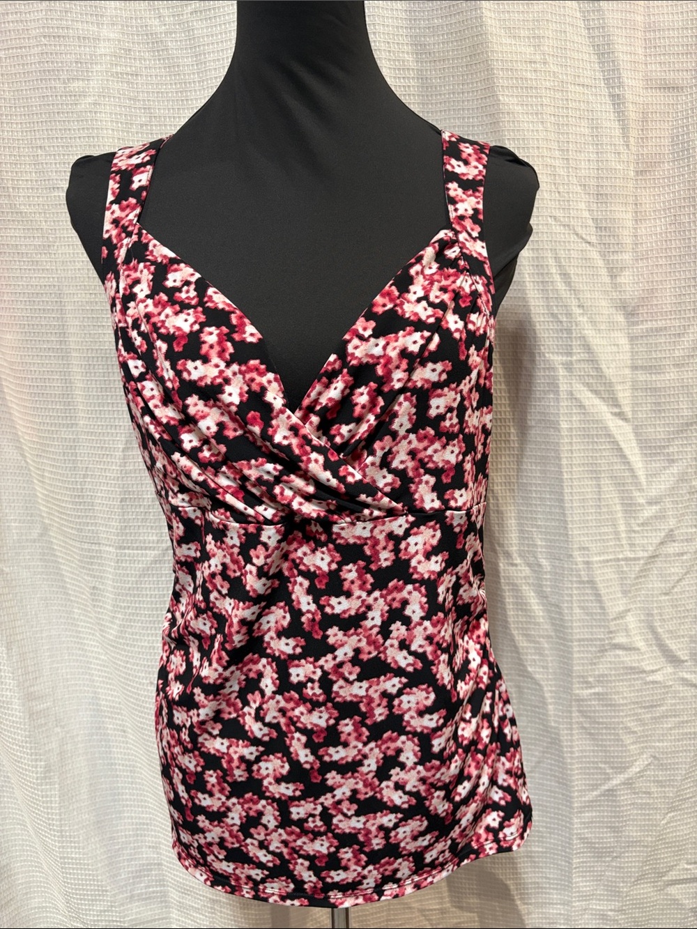 Women’s Floral Wrap-Front Tank Top in Black & Pink
